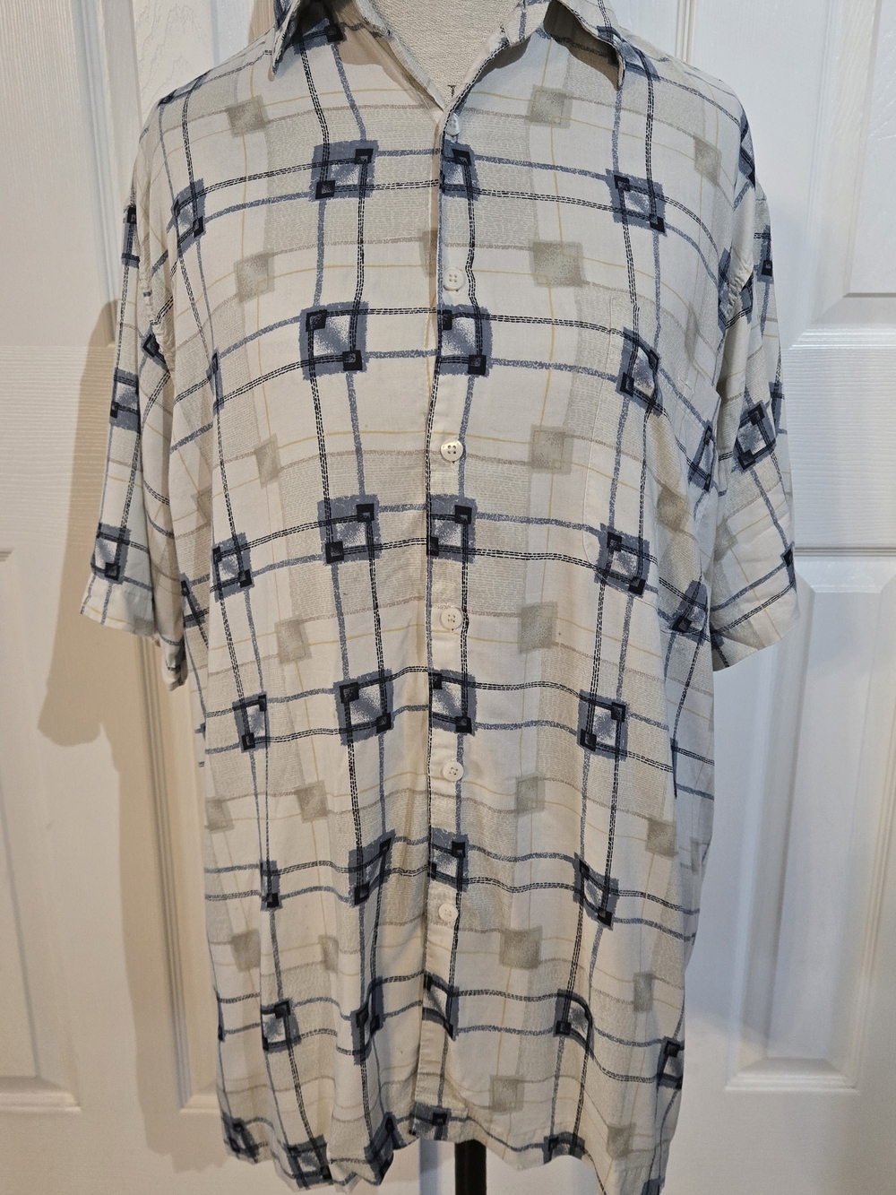 J. Ferrar Men’s L/G 16-16½ Blue Cream Plaid Button-Up Shirt